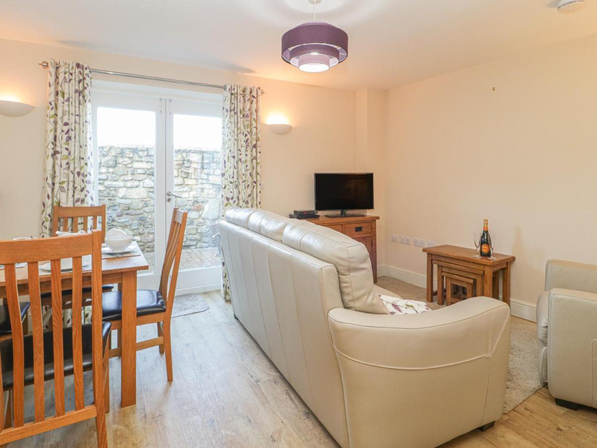 7 Malt House Court Apartment *